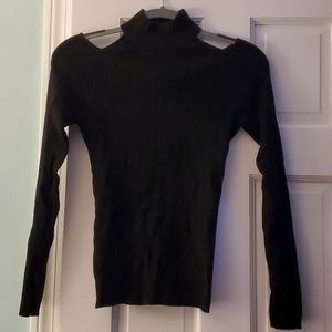 Cold shoulder lightweight sweater